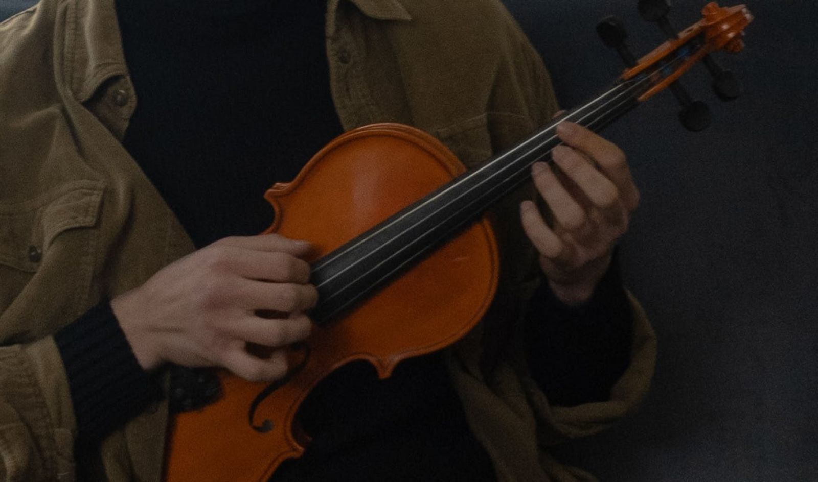picture of violin player